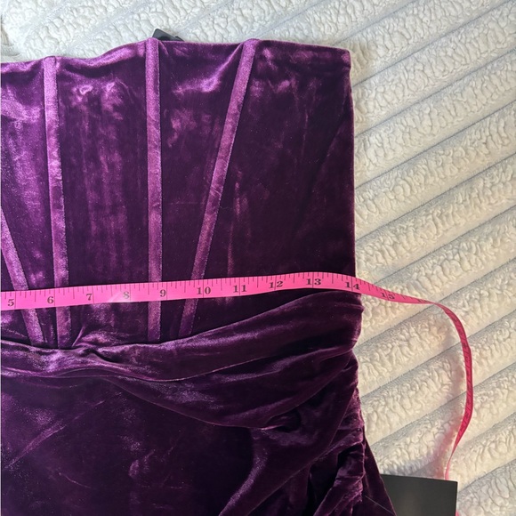 Lulu's Strapless Dress in Rich Purple Velvet - Picture 5 of 14